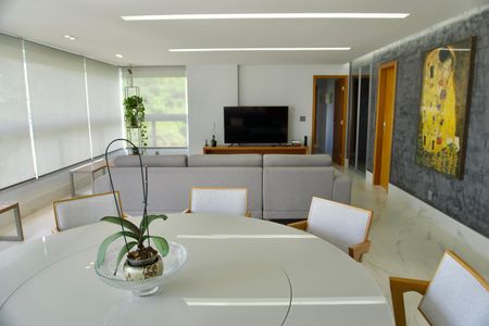 Apartamento à venda com 136m², 4 quartos e 3 vagasSala