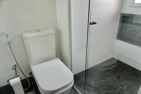 Apartamento à venda com 136m², 4 quartos e 3 vagasSuíte 1 - Banheiro