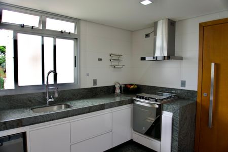 Apartamento à venda com 136m², 4 quartos e 3 vagasCozinha