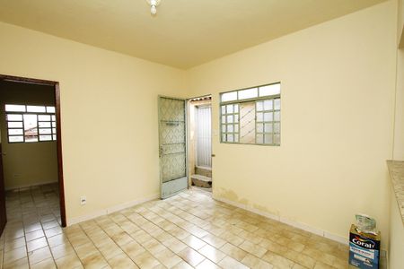 Sala de casa para alugar com 1 quarto, 40m² em Salgado Filho, Belo Horizonte