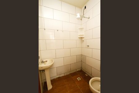 Banheiro de casa para alugar com 1 quarto, 40m² em Salgado Filho, Belo Horizonte