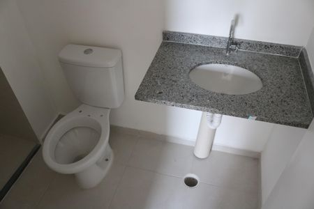 Banheiro de apartamento à venda com 1 quarto, 27m² em Barra Funda, São Paulo