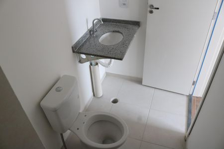 Banheiro de apartamento à venda com 1 quarto, 27m² em Barra Funda, São Paulo