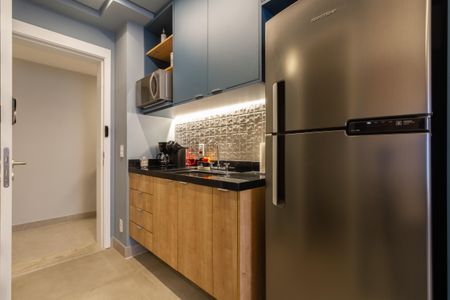Cozinha de kitnet/studio para alugar com 1 quarto, 35m² em Jardim das Acacias, São Paulo
