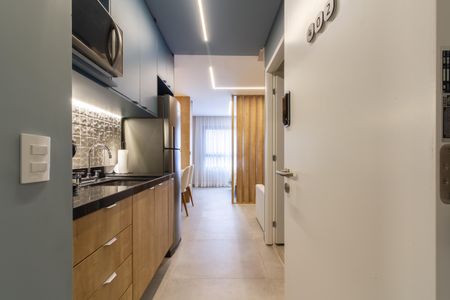 Cozinha de kitnet/studio para alugar com 1 quarto, 35m² em Jardim das Acacias, São Paulo