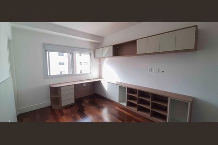 Apartamento à venda com 254m², 4 quartos e 4 vagas Apartamento à venda com 254m², 4 quartos e 4 vagasSuíte 2