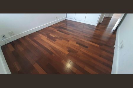 Apartamento à venda com 254m², 4 quartos e 4 vagas Apartamento à venda com 254m², 4 quartos e 4 vagasSuíte 4