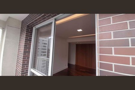 Apartamento à venda com 254m², 4 quartos e 4 vagas Apartamento à venda com 254m², 4 quartos e 4 vagasSacada da Sala