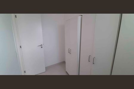 Apartamento à venda com 254m², 4 quartos e 4 vagas Apartamento à venda com 254m², 4 quartos e 4 vagasQuarto de Serviço