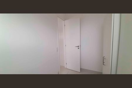Apartamento à venda com 254m², 4 quartos e 4 vagas Apartamento à venda com 254m², 4 quartos e 4 vagasQuarto de Serviço