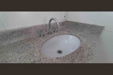 Apartamento à venda com 254m², 4 quartos e 4 vagas Apartamento à venda com 254m², 4 quartos e 4 vagasBanheiro da Suíte 2