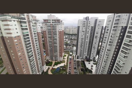 Apartamento à venda com 254m², 4 quartos e 4 vagas Apartamento à venda com 254m², 4 quartos e 4 vagasVista da Suíte 3