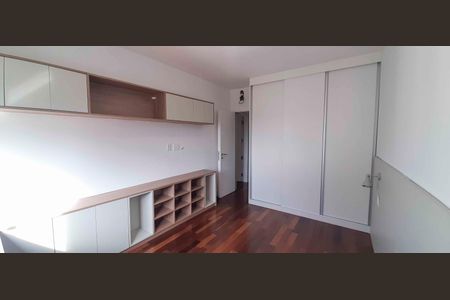 Apartamento à venda com 254m², 4 quartos e 4 vagas Apartamento à venda com 254m², 4 quartos e 4 vagasSuíte 2