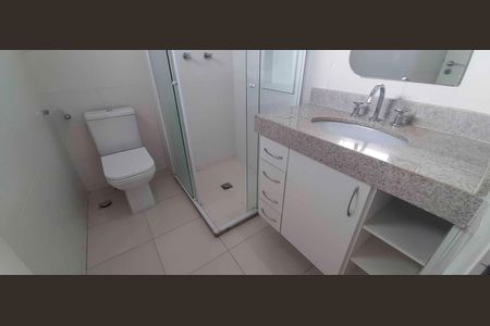 Apartamento à venda com 254m², 4 quartos e 4 vagas Apartamento à venda com 254m², 4 quartos e 4 vagasBanheiro da Suíte 3