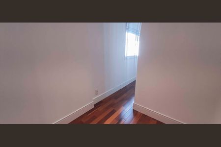 Apartamento à venda com 254m², 4 quartos e 4 vagas Apartamento à venda com 254m², 4 quartos e 4 vagasSuíte 1