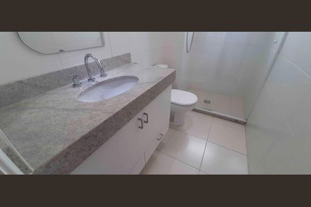 Apartamento à venda com 254m², 4 quartos e 4 vagas Apartamento à venda com 254m², 4 quartos e 4 vagasBanheiro da Suíte 4