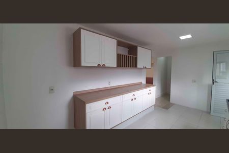 Apartamento à venda com 254m², 4 quartos e 4 vagas Apartamento à venda com 254m², 4 quartos e 4 vagasCozinha