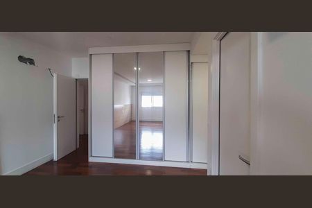 Apartamento à venda com 254m², 4 quartos e 4 vagas Apartamento à venda com 254m², 4 quartos e 4 vagasSuíte 1