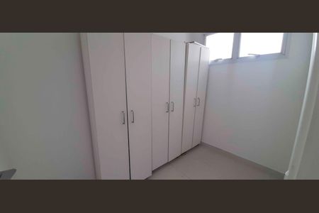 Apartamento à venda com 254m², 4 quartos e 4 vagas Apartamento à venda com 254m², 4 quartos e 4 vagasQuarto de Serviço