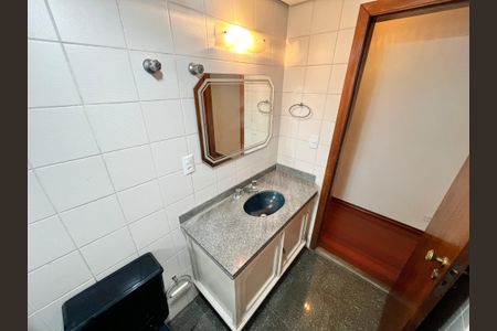 Apartamento à venda com 157m², 4 quartos e 3 vagasBanheiro da Suíte 2