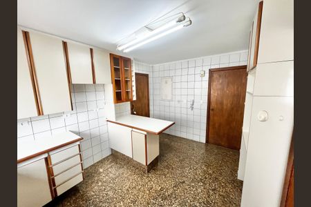 Apartamento à venda com 157m², 4 quartos e 3 vagasCozinha