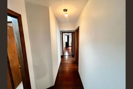 Apartamento à venda com 157m², 4 quartos e 3 vagasCorredor