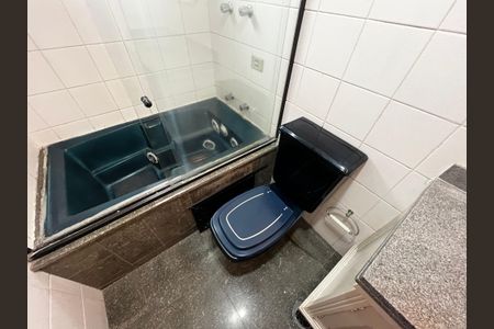 Apartamento à venda com 157m², 4 quartos e 3 vagasBanheiro da Suíte 2