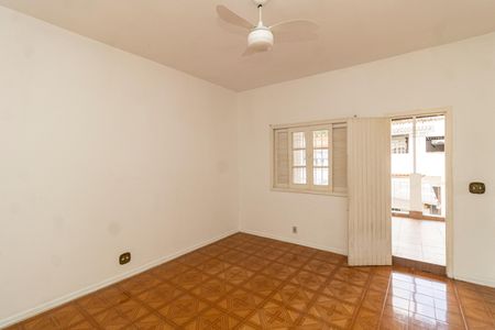 Casa para alugar com 318m², 3 quartos e 2 vagasSuíte