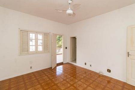 Casa para alugar com 318m², 3 quartos e 2 vagasSuíte