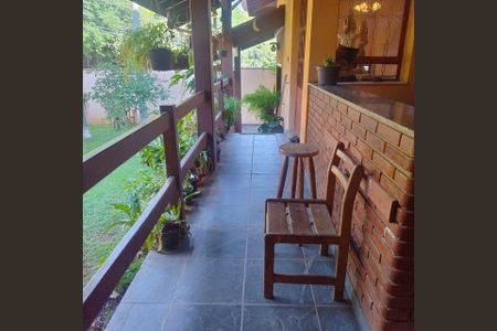 Casa à venda com 248m², 2 quartos e 4 vagas