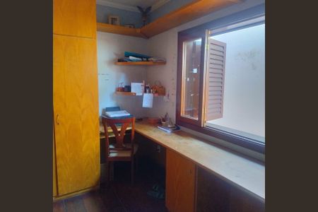 Casa à venda com 248m², 2 quartos e 4 vagas