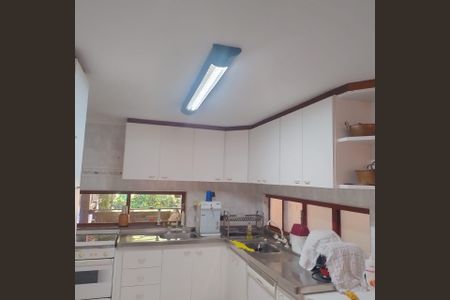 Casa à venda com 248m², 2 quartos e 4 vagas
