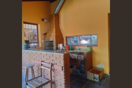 Casa à venda com 248m², 2 quartos e 4 vagas