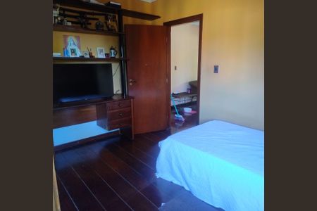 Casa à venda com 248m², 2 quartos e 4 vagas