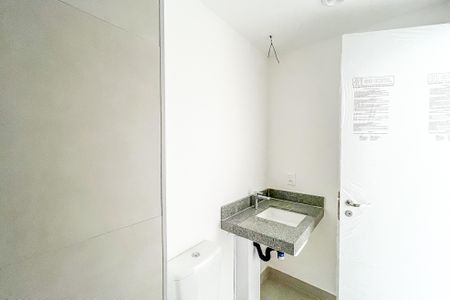 Banheiro de apartamento à venda com 1 quarto, 24m² em Perdizes, São Paulo