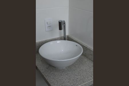 Apartamento para alugar com 45m², 2 quartos e sem vagaBanheiro - torneira