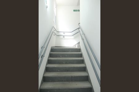 Apartamento para alugar com 45m², 2 quartos e sem vagaescada