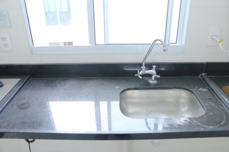 Cozinha - Torneira de apartamento para alugar com 2 quartos, 45m² em Jardim Alvorada, Nova Iguaçu