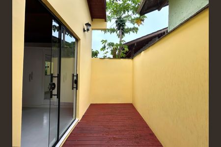 Quarto - Varanda  de casa de condomínio para alugar com 1 quarto, 50m² em Rio Tavares Central, Florianópolis