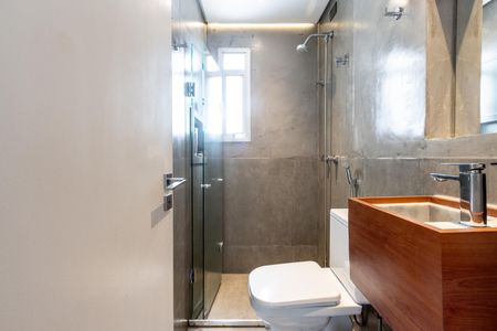 Apartamento à venda com 86m², 2 quartos e 2 vagasBanheiro do Corredor