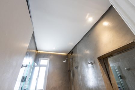 Apartamento à venda com 86m², 2 quartos e 2 vagasBanheiro do Corredor