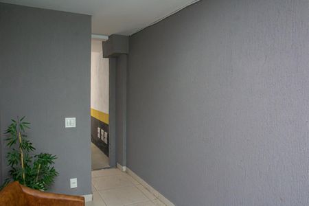 Apartamento para alugar com 74m², 2 quartos e 1 vagaHall social