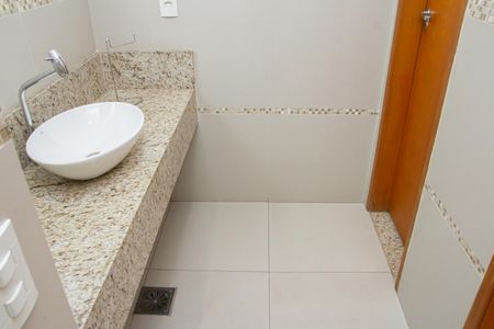 Apartamento para alugar com 74m², 2 quartos e 1 vagaBanheiro Social