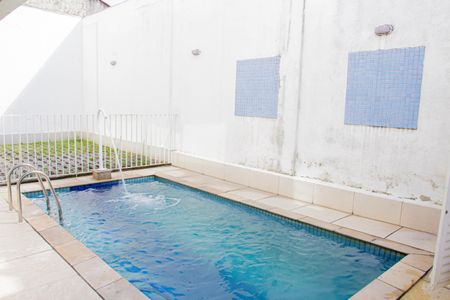 Apartamento para alugar com 74m², 2 quartos e 1 vagaÁrea comum - Piscina