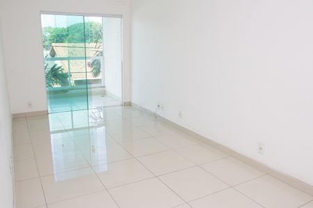 Apartamento para alugar com 74m², 2 quartos e 1 vagaSala