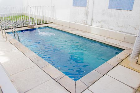 Apartamento para alugar com 74m², 2 quartos e 1 vagaÁrea comum - Piscina