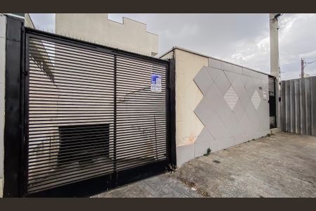 Casa de condomínio à venda com 61m², 2 quartos e 2 vagasFachada