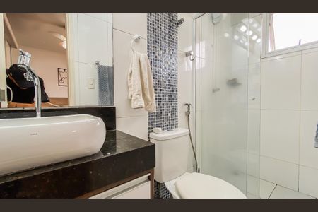 Casa de condomínio à venda com 61m², 2 quartos e 2 vagasBanheiro da Suíte 1