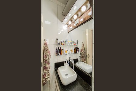 Casa de condomínio à venda com 61m², 2 quartos e 2 vagasBanheiro da Suíte 1