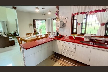 Casa para alugar com 12000m², 5 quartos e 5 vagas Casa para alugar com 12000m², 5 quartos e 5 vagasCozinha